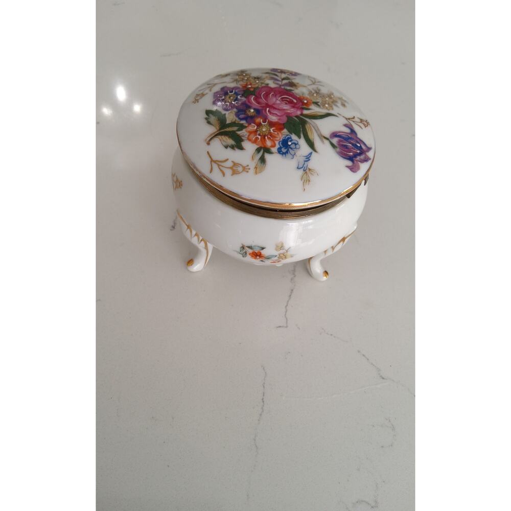 Vtg Napcoware footed trinket box Japanese porcelain hand-painted floral w gold - Picture 6 of 6